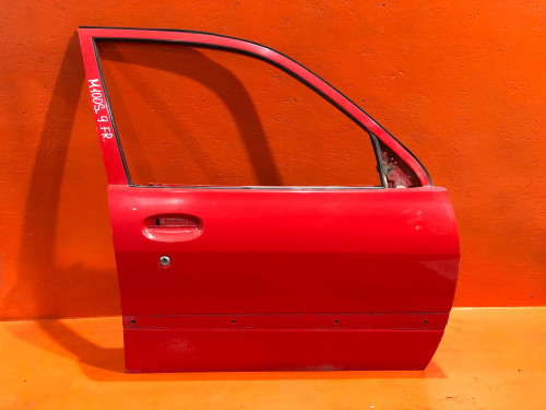 Дверь передняя правая TOYOTA DUET