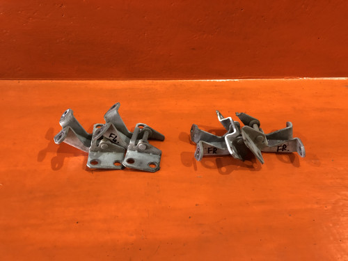 Петля двери передней правой TOYOTA LITE ACE NOAH *R4*/*R5*