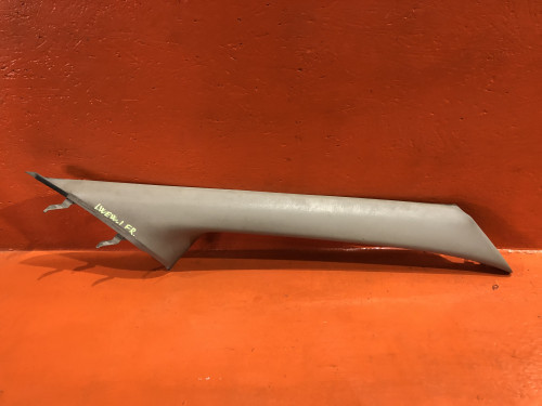 Накладка на стойку кузова правая MAZDA MPV LW* LC6268160C80
