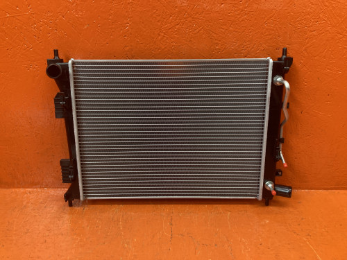 Радиатор двигателя HYUNDAI SOLARIS 2011-2017 LG-25310-1R050