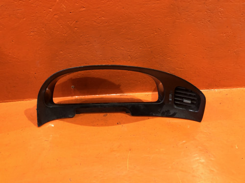 Консоль под щиток приборов NISSAN PRESAGE *U30 68240-AD001