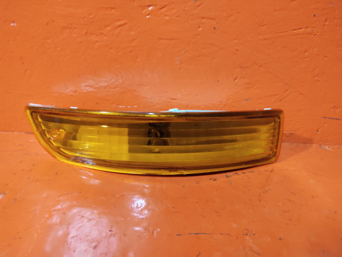 Поворотник бамперный правый TOYOTA CORONA *T19* NLC5034