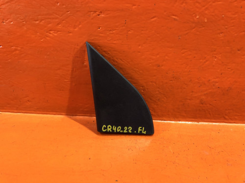 Уголок двери TOYOTA LITE ACE NOAH *R4*/*R5* 67492-28020
