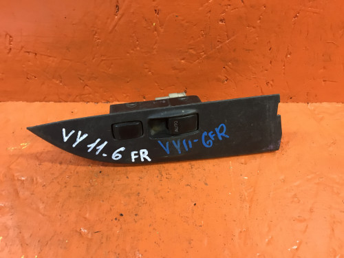 Кнопка стеклоподъемника передняя правая NISSAN AD Y11