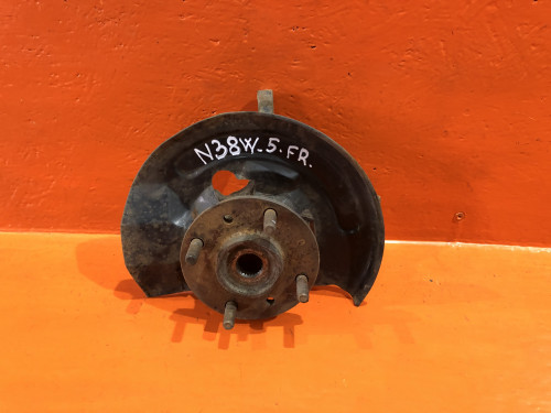 Ступица передняя правая MITSUBISHI CHARIOT N3*/N4* MB870916