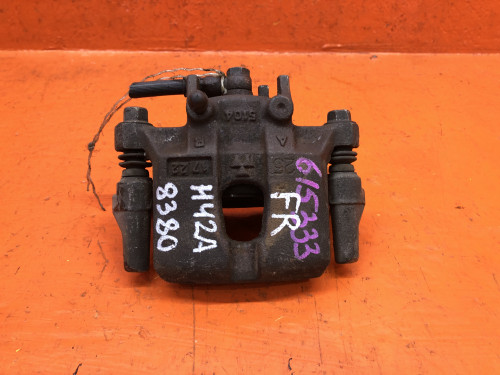 Суппорт тормозной передний правый MITSUBISHI TOPPO BJ H4*