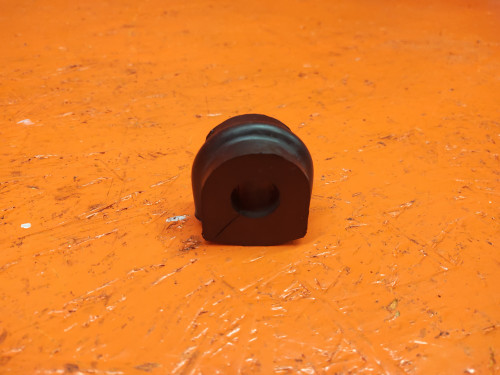 Втулка стабилизатора заднего NISSAN CIMA *F50 R854613AR018