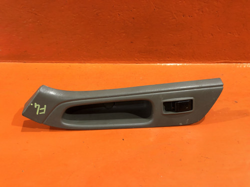 Кнопка стеклоподъемника передняя левая NISSAN BASSARA U30 2541172B00