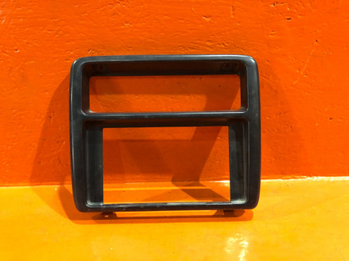 Рамка магнитофона NISSAN PRAIRIE (M11) 1988-1994 6826030R00