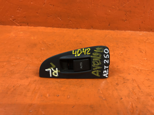 Кнопка стеклоподъемника задняя левая TOYOTA AVENSIS AZT25*