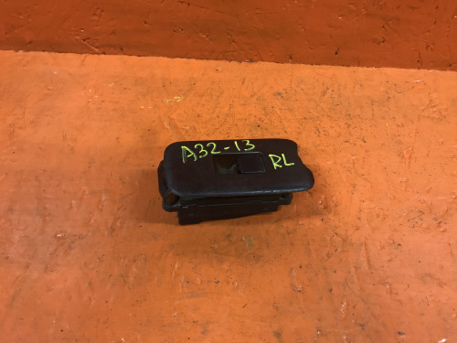 Кнопка стеклоподъемника задняя левая NISSAN CEFIRO A32