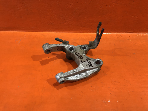 Крепление подушки двигателя левой HONDA FIT GD* 50825-SAA-980