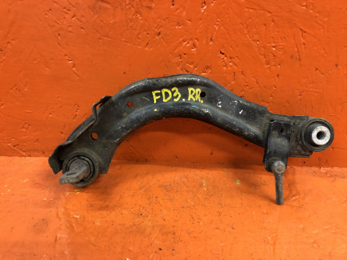 Рычаг задний правый HONDA CIVIC FD1/2/3 52400SNAA00