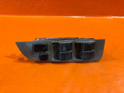 Блок управления стеклоподъемниками TOYOTA CARIB AE11* 84820-10040