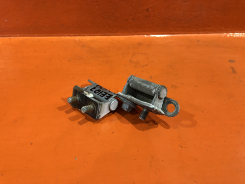 Петля багажника TOYOTA COROLLA *E10* 68801-13090