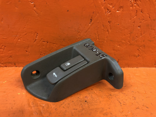 Ручка открывания багажника TOYOTA CAMRY SV30