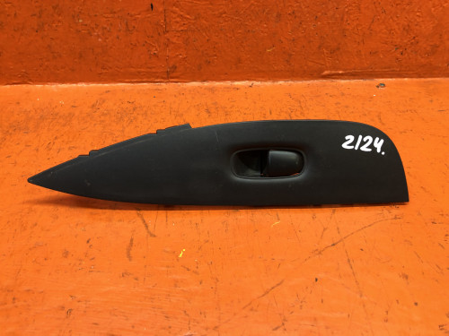 Кнопка стеклоподъемника передняя левая NISSAN X-TRAIL (T32) 2013-2021