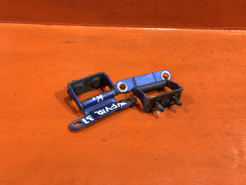 Петля багажника NISSAN WINGROAD Y10 90400-4H100