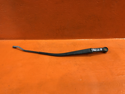 Поводок стеклоочистителя правый MAZDA MILLENIA TA02-67-321A