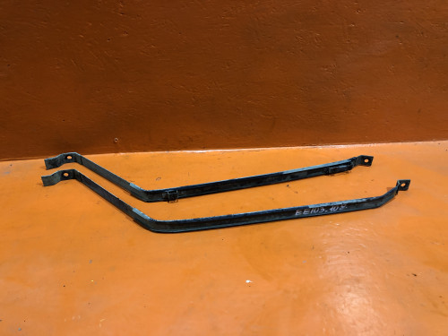 Крепление топливного бака TOYOTA COROLLA *E10* 77601-13040