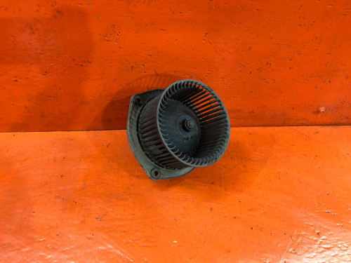 Моторчик печки NISSAN BLUEBIRD U13 272200E003