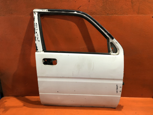 Дверь передняя правая HONDA STEPWGN RF1/2 67010-S47-010ZZ
