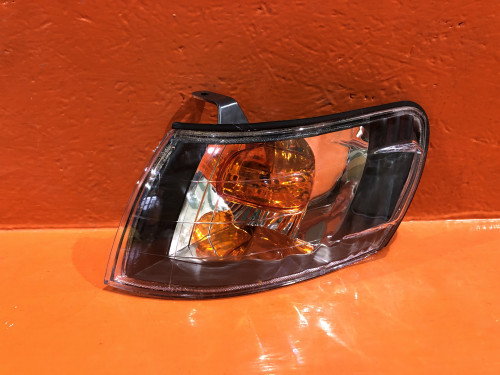 Габарит левый TOYOTA COROLLA *E10* ST21215D8BL