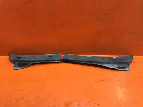 Жабо NISSAN SERENA *C24 66862-4N015