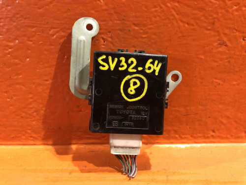 Блок электронный TOYOTA CAMRY SV30 87989-32030