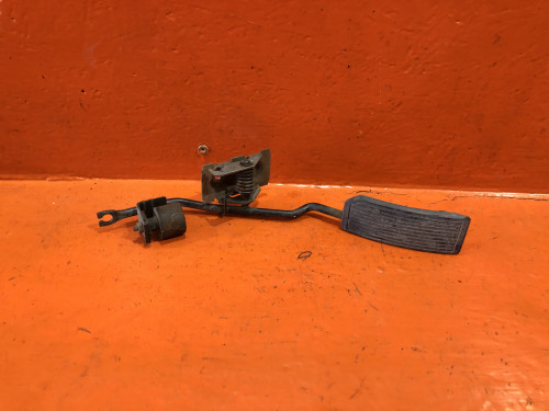 Педаль газа NISSAN PRESAGE *U30 18005-5V100