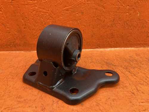 Подушка двигателя левая MITSUBISHI LANCER CS* 105459