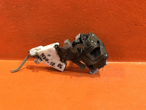 Замок двери задней левой NISSAN RNESSA 82503-5V000
