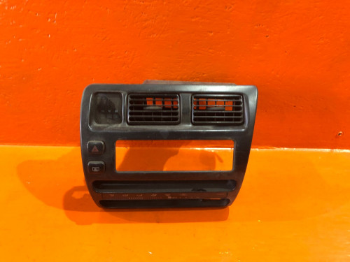 Рамка магнитофона TOYOTA COROLLA *E10* 55405-12480