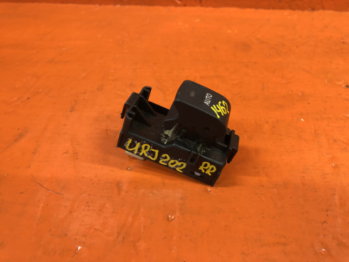 Кнопка стеклоподъемника задняя правая TOYOTA LAND CRUISER 200 2008-