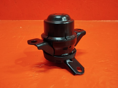 Подушка двигателя правая TOYOTA BB QNC2* ST12305B1013