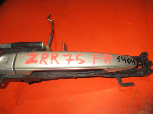 Ручка двери передней правой внешняя TOYOTA NOAH  ZRR7*