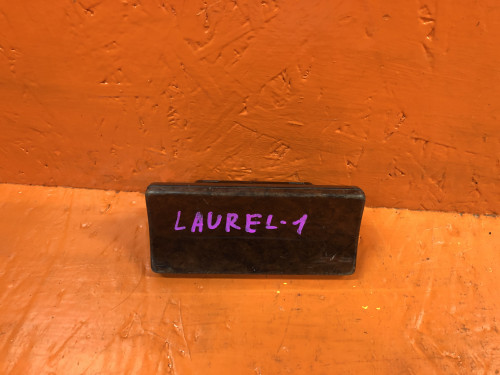 Пепельница NISSAN LAUREL *C34