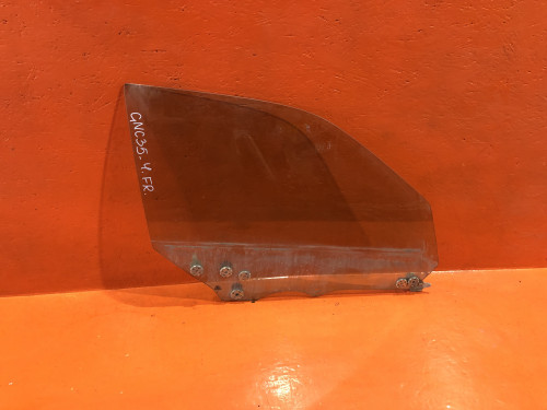 Стекло двери передней правой NISSAN LAUREL *C35 80300-5L371