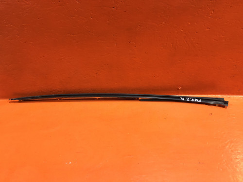 Молдинг лобового стекла левый NISSAN LIBERTY *M12 72761WF100