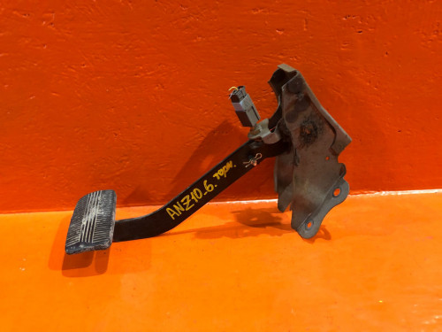 Педаль тормоза NISSAN CUBE Z10 4650172B11