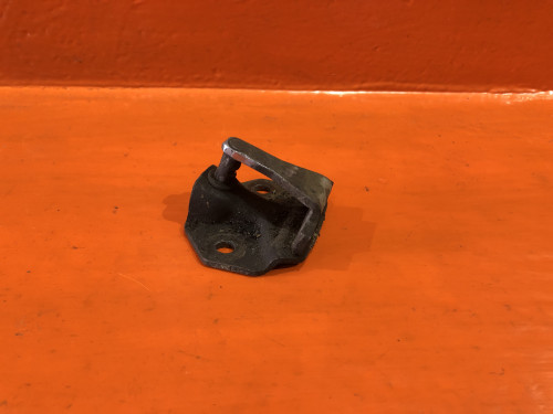Петля замка багажника TOYOTA LITE ACE NOAH *R4*/*R5* 69430-28030