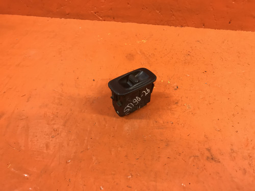 Кнопка стеклоподъемника задняя правая TOYOTA CORONA *T19*