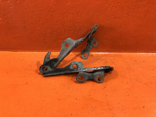 Петля капота правая TOYOTA CORSA/TERCEL/COROLLA II *L4* 53410-16060