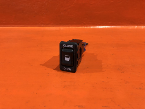 Кнопка NISSAN LIBERTY *M12 25261-VE000