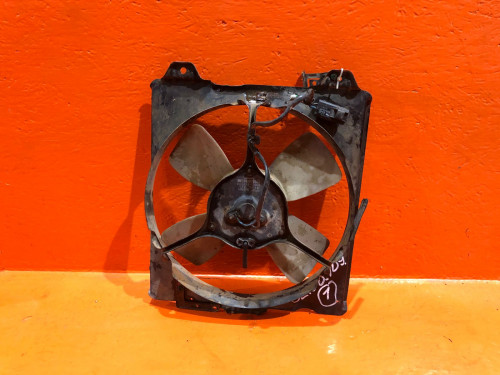 Диффузор радиатора кондиционера TOYOTA COROLLA *E10* 88590-12220