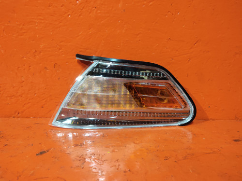 Габарит левый TOYOTA MARKII *X10* NLC8251