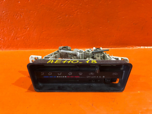 Блок управления климат-контролем TOYOTA CARIB AE11* 55910-12620