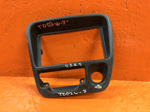 Рамка магнитофона SUZUKI ESCUDO TA01/11/31/51/TD01/11/31/51/61