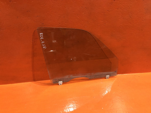 Стекло двери передней правой HONDA CR-V RD1/2 73300-S10-010