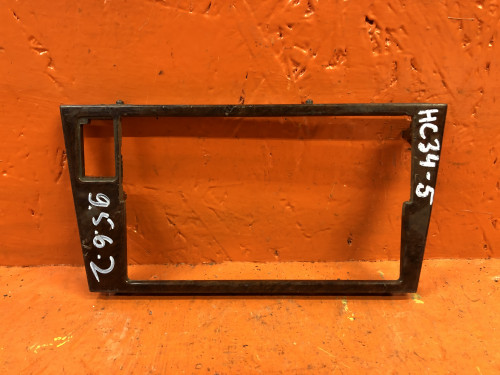 Рамка магнитофона NISSAN LAUREL *C34 6826084T00